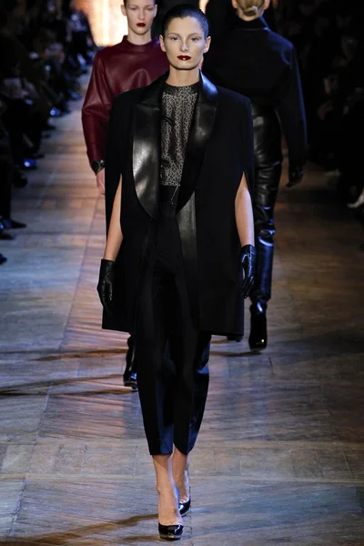 Look 4